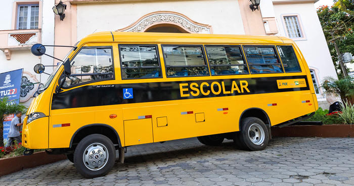 Ônibus com tração 4x4 em Teresópolis - Foto: AsCom PMT